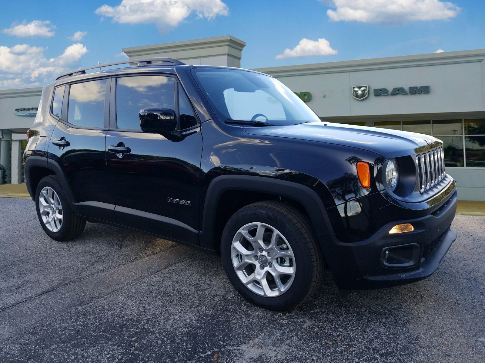 New 2018 JEEP Renegade Latitude Sport Utility in Tampa PJ30638 Jerry 